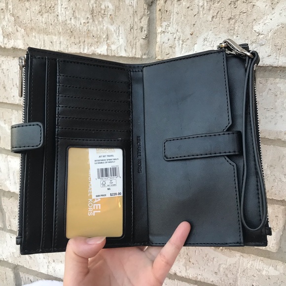 Nwt! Michael kors wallet wristlet - Picture 6 of 8